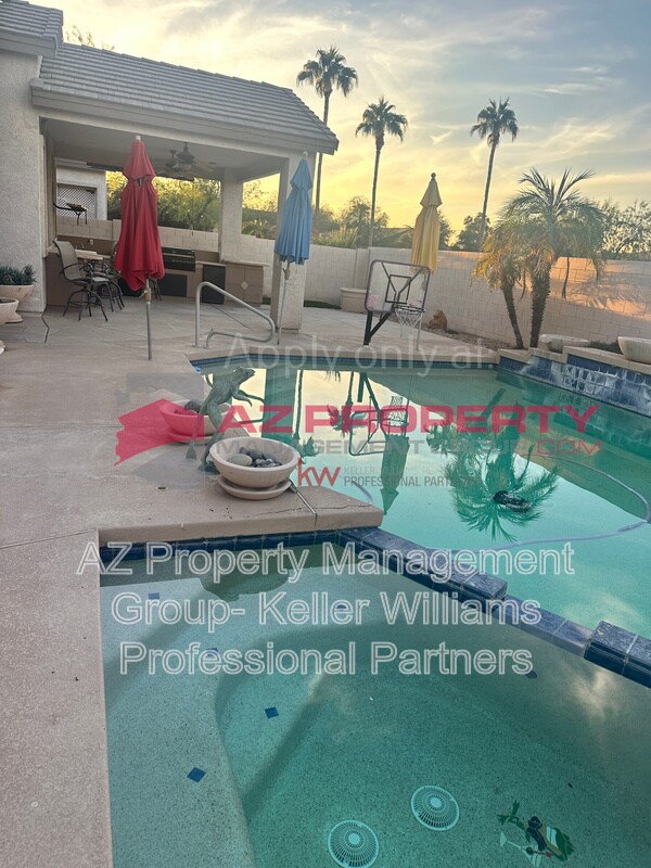 Building Photo - 16802 W Tonbridge St