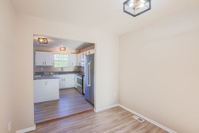 Building Photo - 1237 Splashing Brook Dr