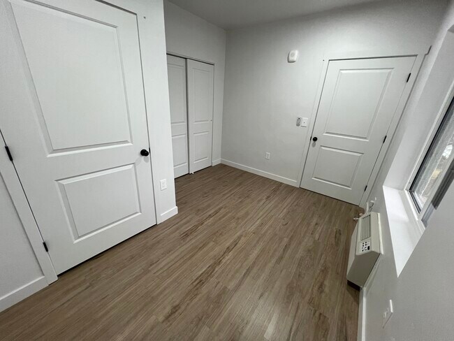Building Photo - 404 E 5600 S