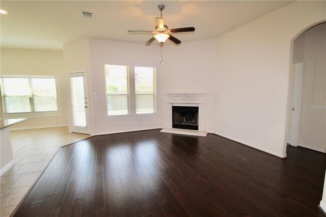 Building Photo - 1100 Arvada Dr