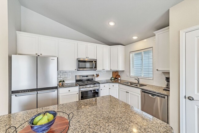 Building Photo - 13170 Valley Peak Dr