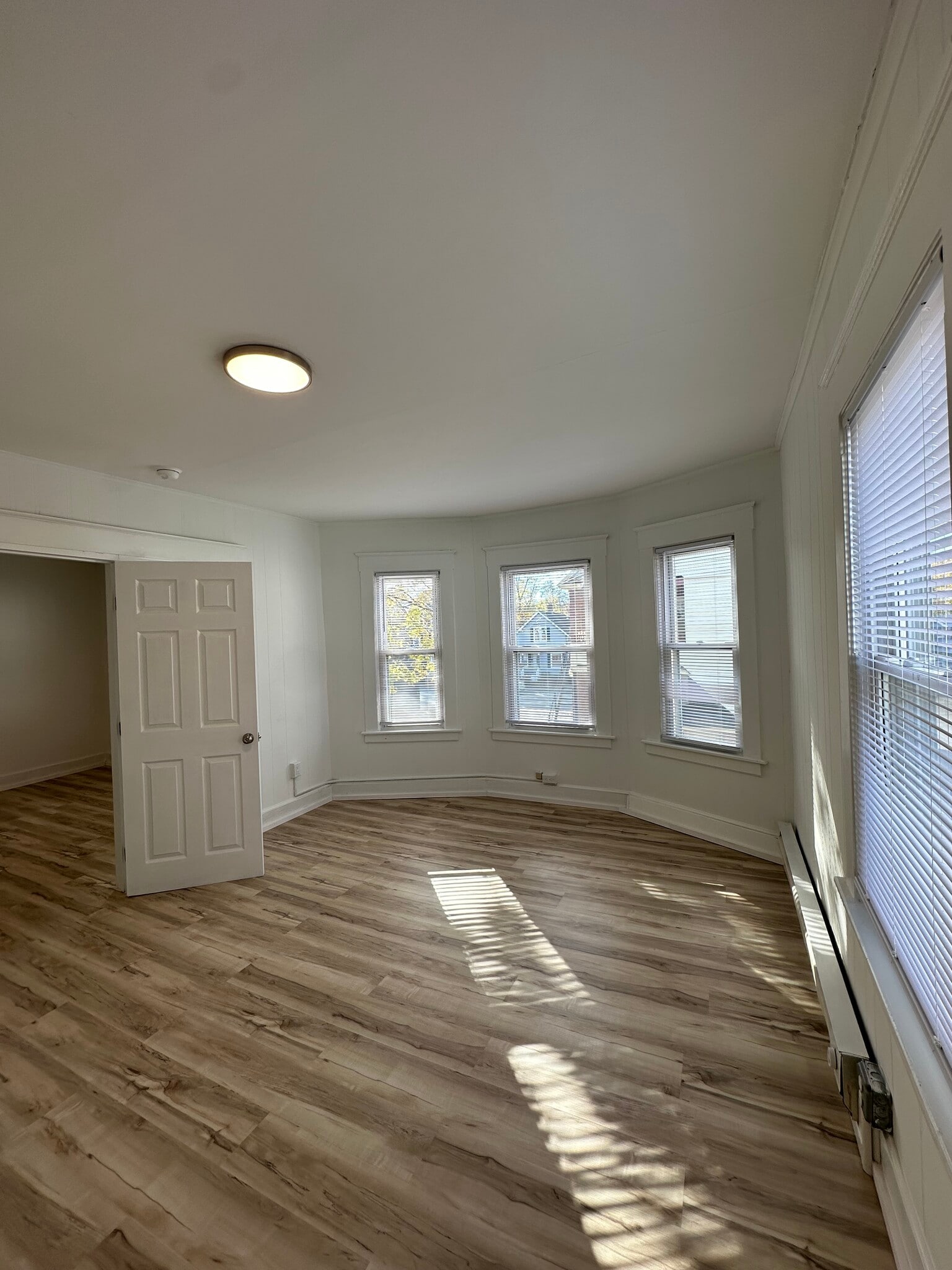 Building Photo - 12 Margerie St