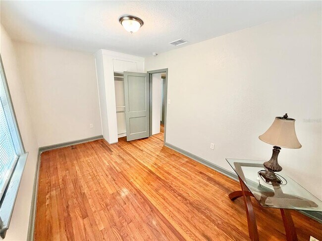 Building Photo - 1017 W Blann Dr