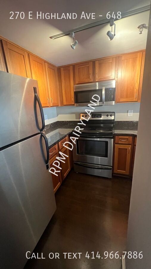 Building Photo - 270 E Highland Ave