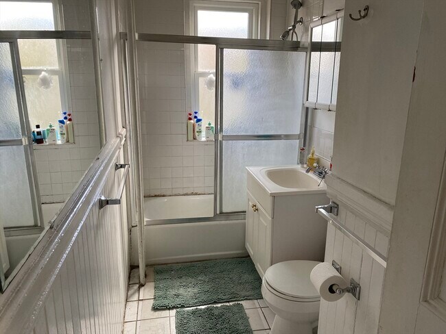 Building Photo - 9 Park Vale