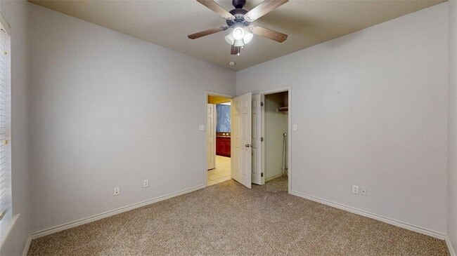 Building Photo - 332 Forest Dr Loop