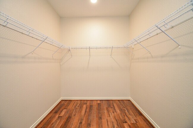 Building Photo - 35 S Marshside Pl