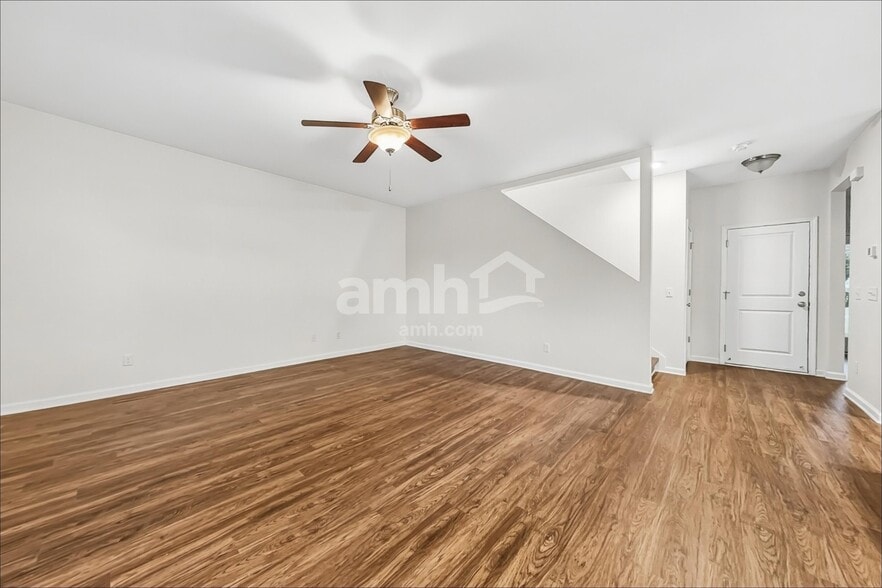 Building Photo - 319 Crabapple Cir