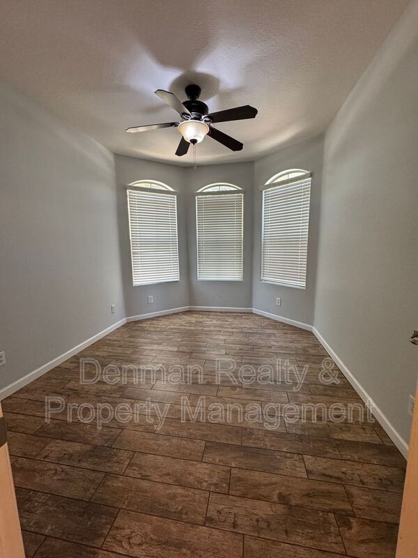 Building Photo - 10397 W Foothill Dr