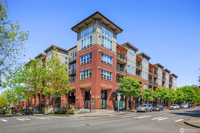 Building Photo - 1880 25th Ave NE