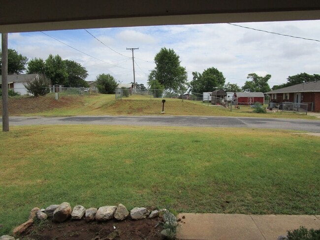 Building Photo - Absolutely Adorable!