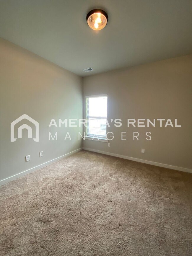 Building Photo - Home for Rent in Weaver, AL!!! Available to View Now!!
