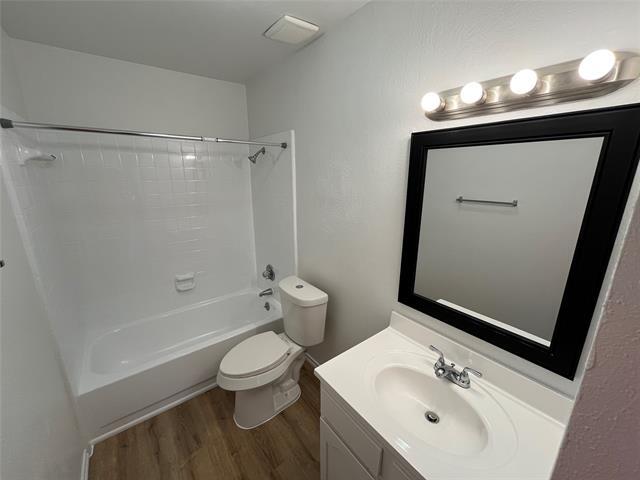 Building Photo - 2133 Quail Hollow Dr