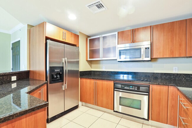 Building Photo - 610 Clematis St