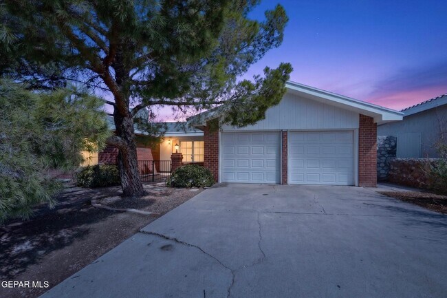 Building Photo - 7419 Mission Viejo Dr