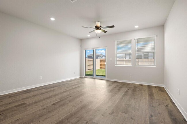 Building Photo - 2415 Ekvall Dr