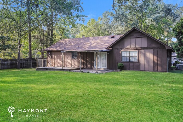 Building Photo - 17 Greenbrier Dr