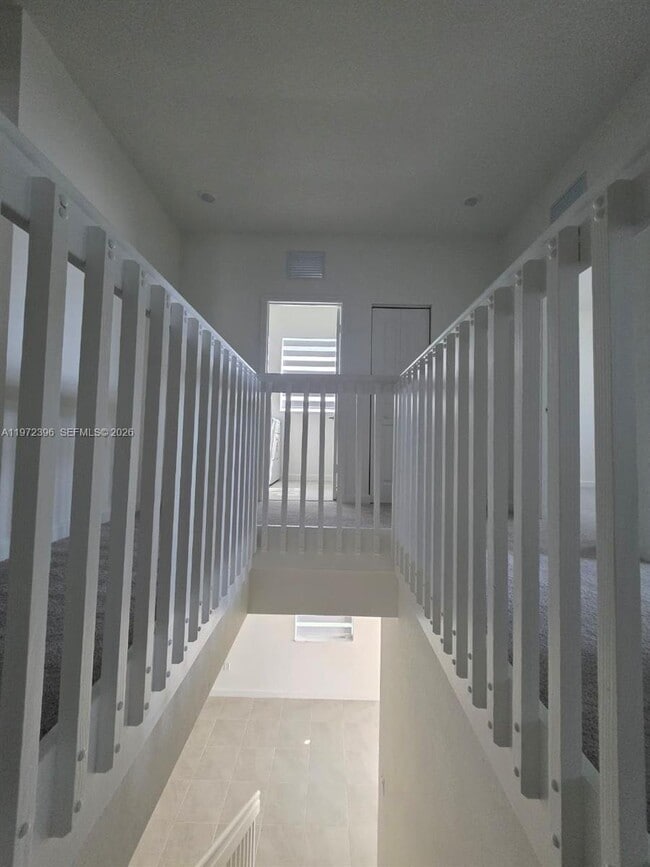 Building Photo - 2741 SE 24th Ct