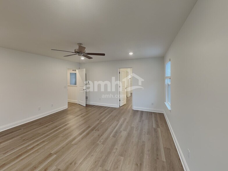 Building Photo - 205 Kramer Mills Dr