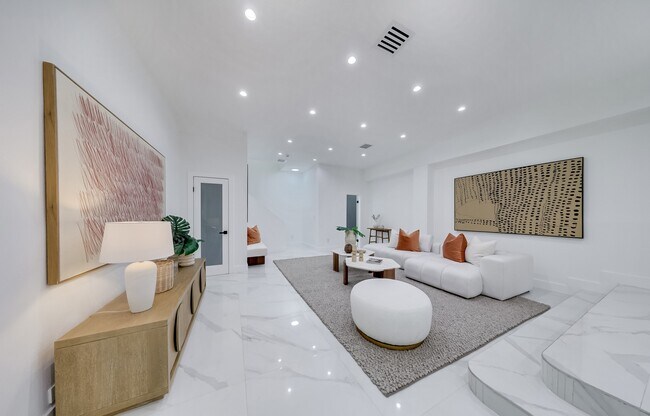 Building Photo - 871 NE 81st St