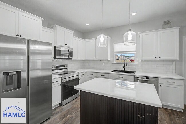 Building Photo - 188 Sunflower Cir NE