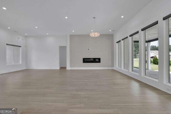 Building Photo - 2964 Old Peachtree Rd NE