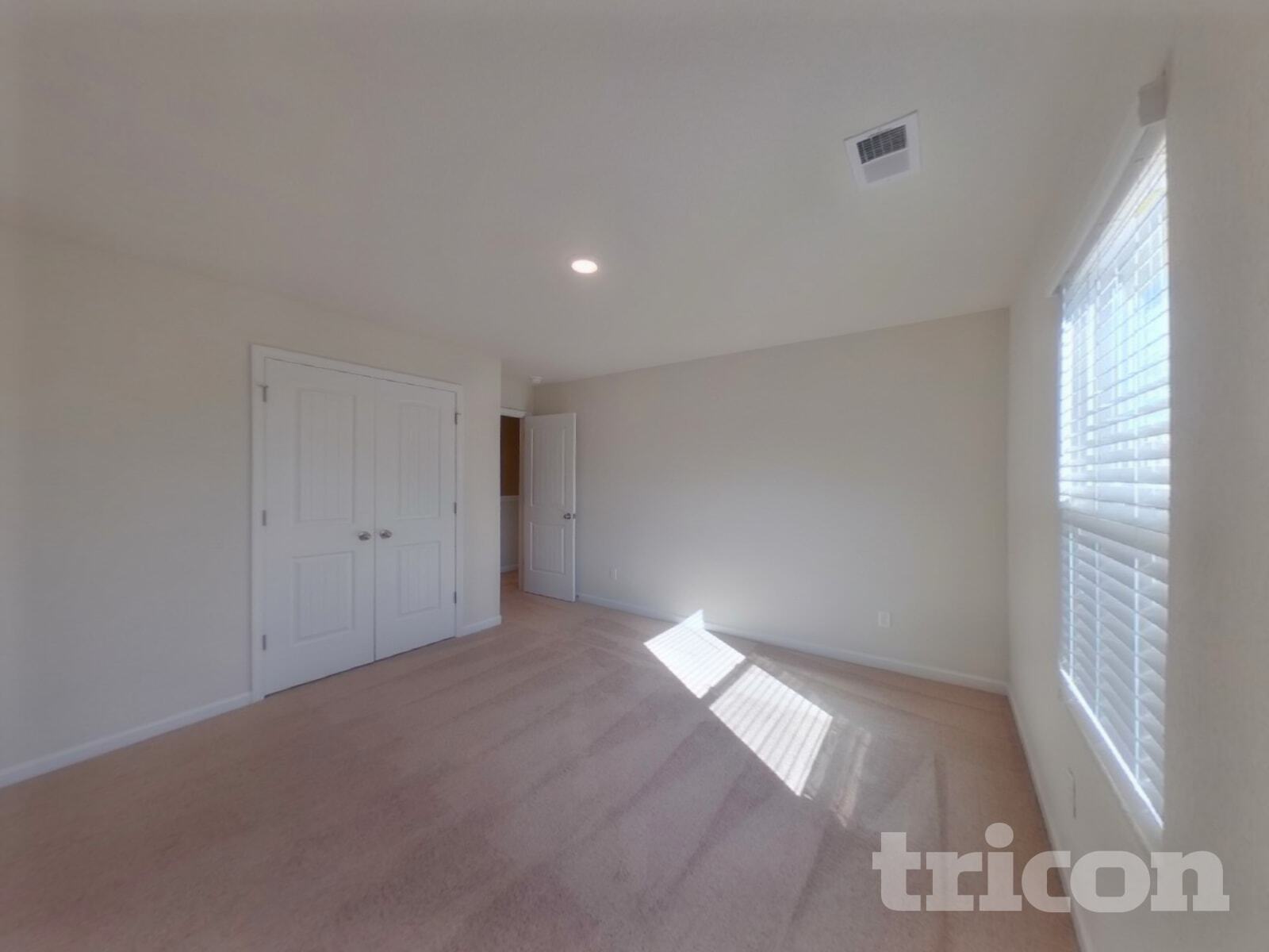 Building Photo - 2174 Southlea Dr