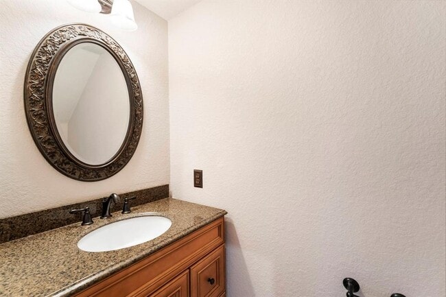 Building Photo - 46 Alderon Woods Pl