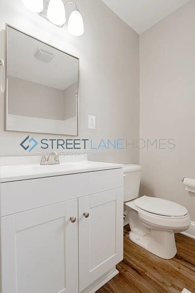 Building Photo - 565 Alamo St