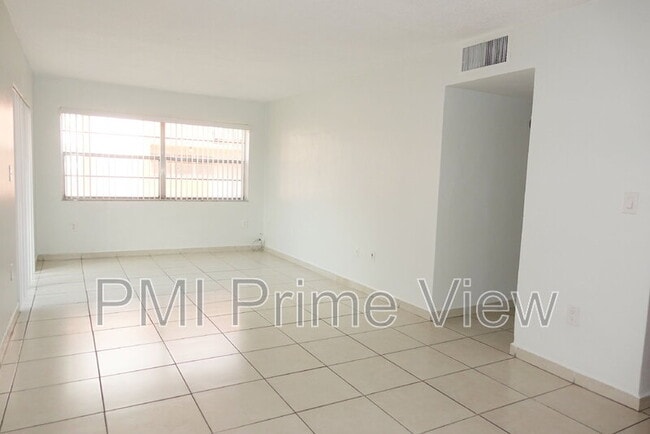 Building Photo - 495 NW 72nd Ave