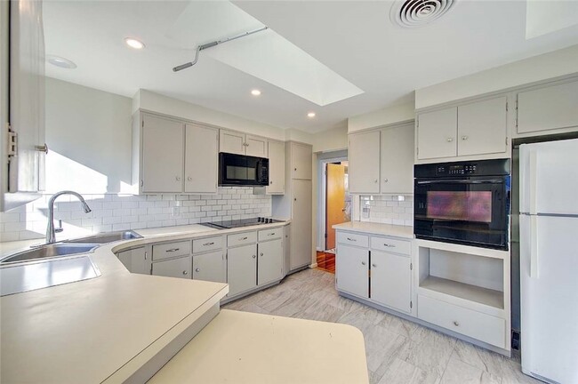 Building Photo - 78 Devonshire St