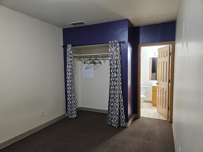 Building Photo - 516 W Pierce St