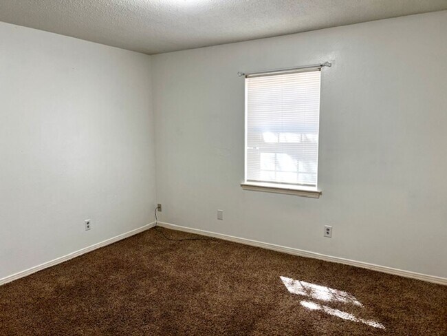 Building Photo - 3/2 in Wildwood Heights subdivision