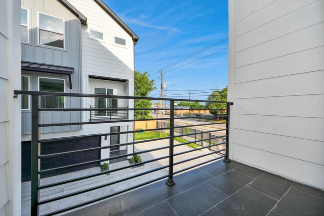 Building Photo - 7737 Hammerly Blvd