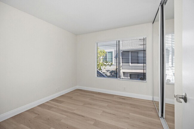 Building Photo - Prime Irvine Living: Bright End Unit Steps from Pool & Parks