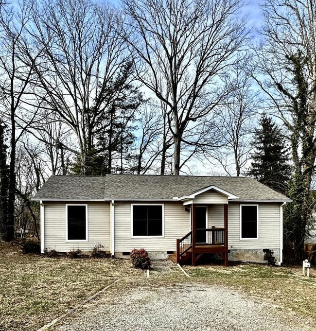 Building Photo - 15 Sand Hill School Rd