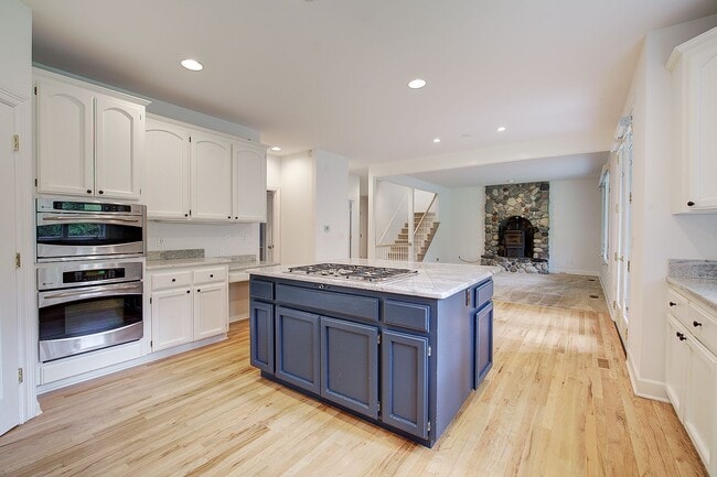 Building Photo - 4bd/3.5ba North Bend Home