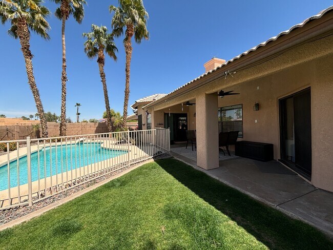 Building Photo - 10364 Fairway Loop