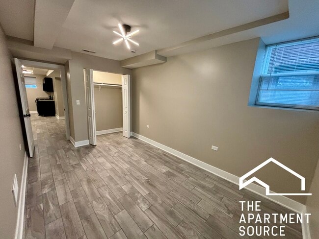 Building Photo - 3301 N Harding Ave