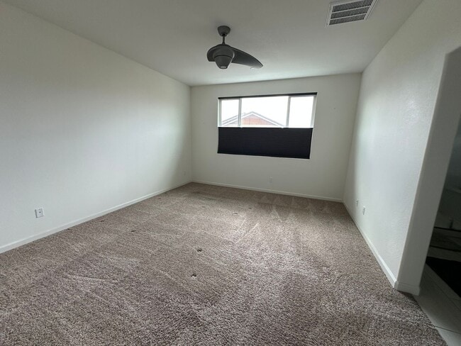Building Photo - Beautiful two story in Natomas!