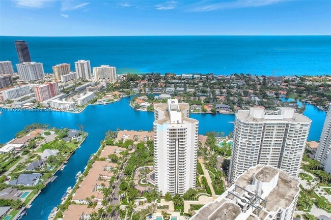 Building Photo - 21200 Point Pl