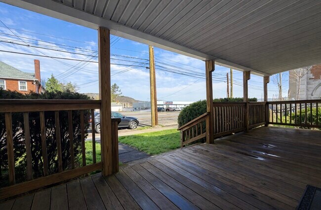 Building Photo - 274 Chenango St