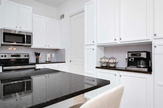 Building Photo - 302 Captiva Dr