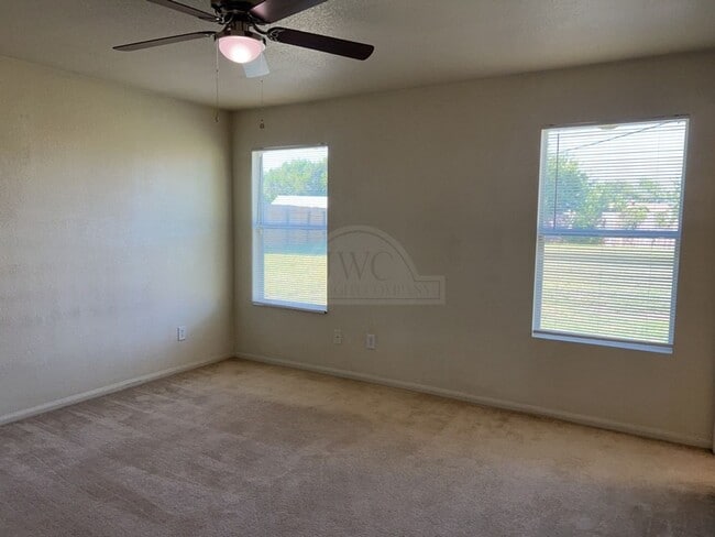 Building Photo - 3000 Tangent Ct