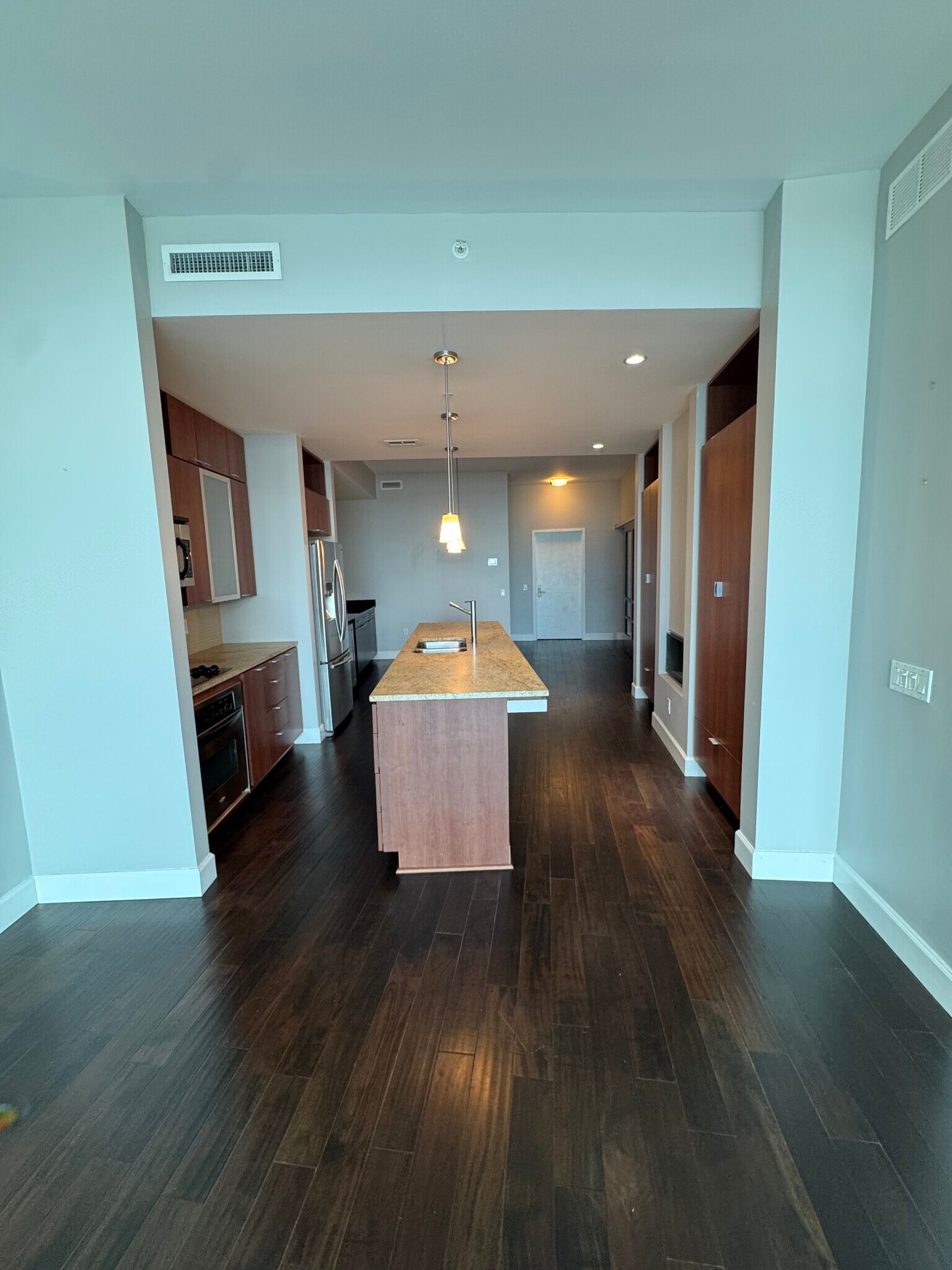 Building Photo - 912 Channelside Dr