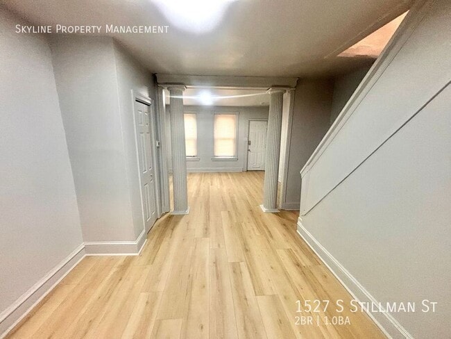 Building Photo - 1527 S Stillman St