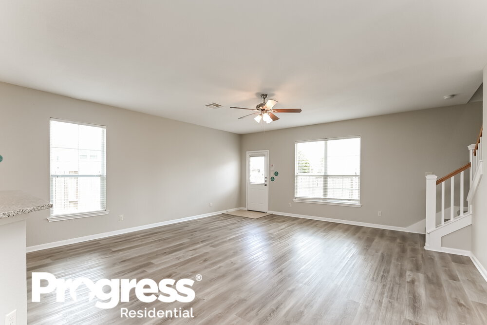 Building Photo - 17611 Sulphur Stream Dr