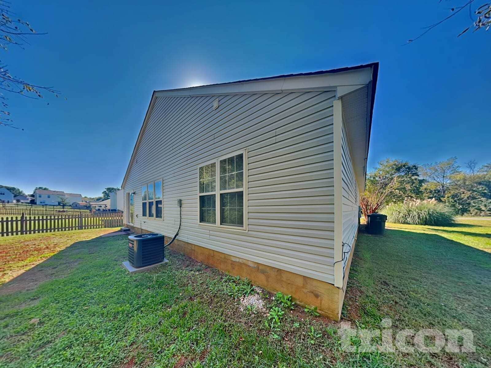 Building Photo - 2020 Chapel Creek Rd