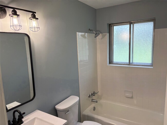 Building Photo - 2415 Chesstal St