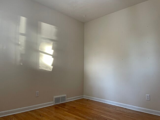 Building Photo - 1210 Acewood Blvd